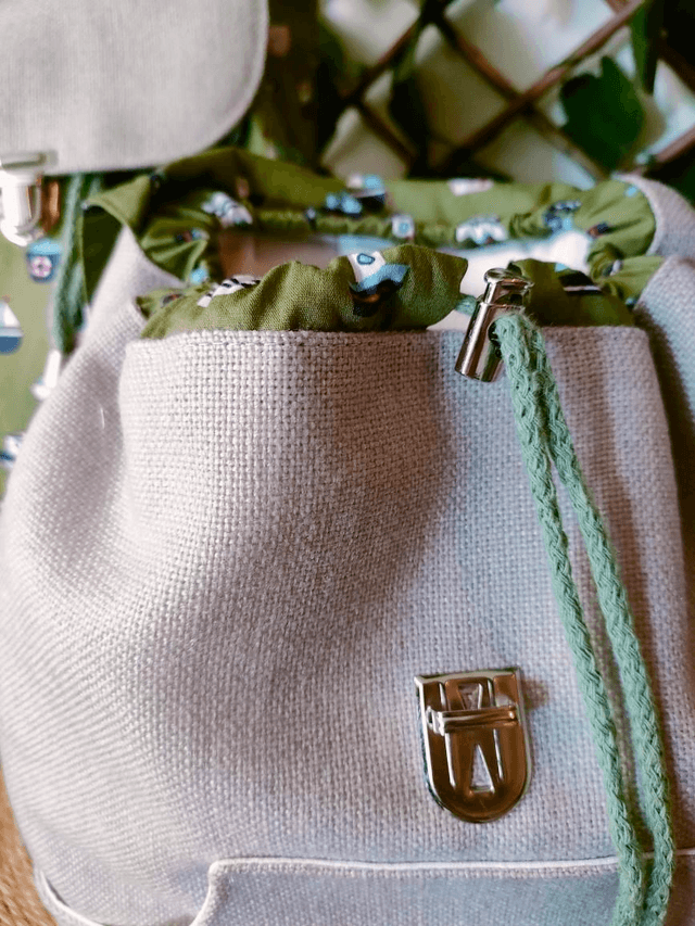 Sac à dos - poche frontale 