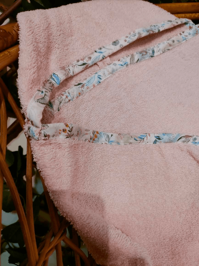 Sortie de bain rose - Personnalisable 